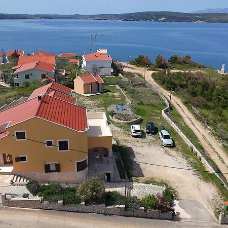 Apartments Mikecin Novigrad  Екстериор снимка