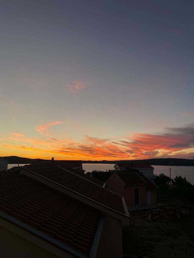 Apartments Mikecin Novigrad  Екстериор снимка