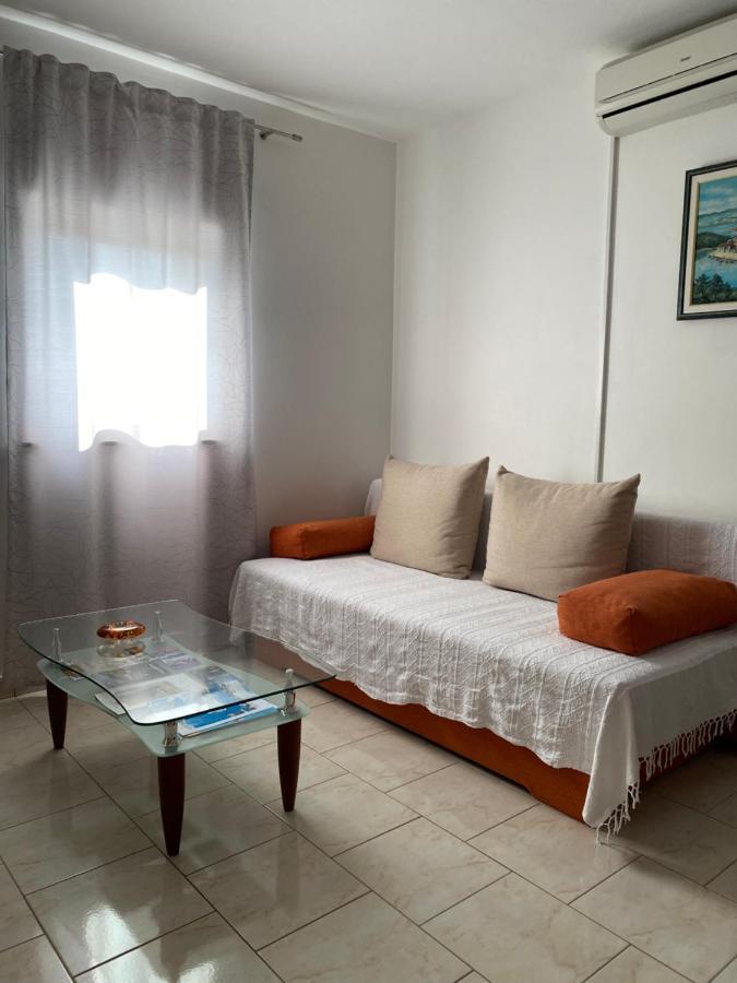 Apartments Mikecin Novigrad  Екстериор снимка