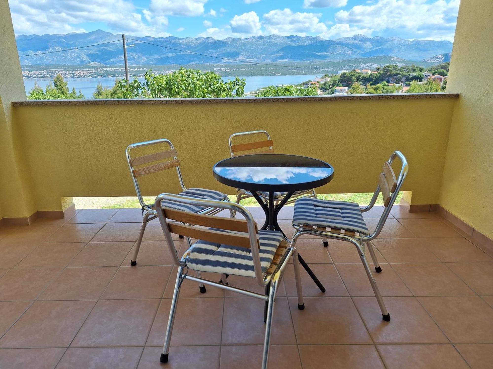 Apartments Mikecin Novigrad  Екстериор снимка